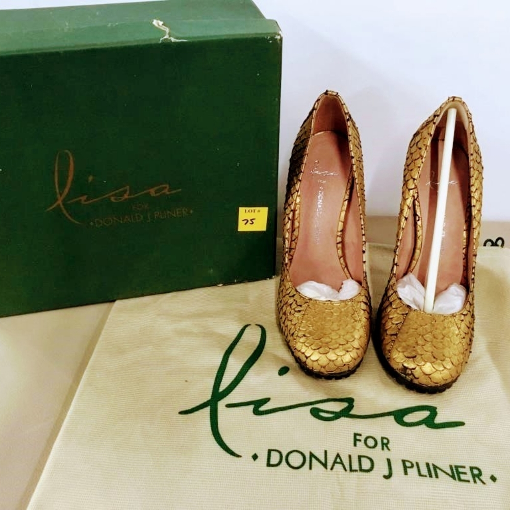 LISA FOR DONALD J PLINER ANTIQUE GOLD/ FISH SIZE7M
